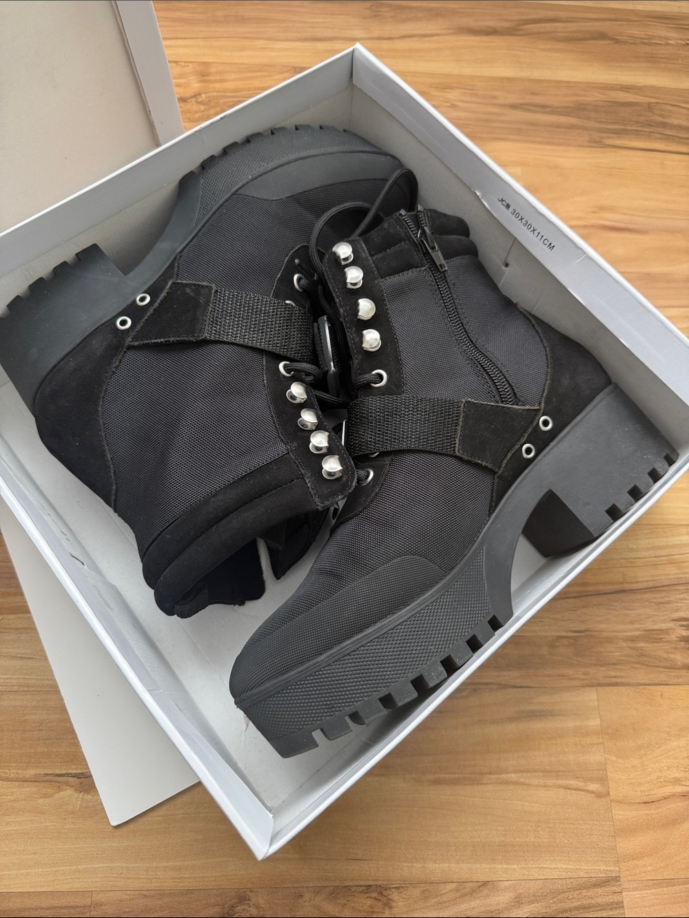 ✨NEW IN BOX STEVE MDDEN Black Platform Boots with Buckle style Grady Size 10 - Picture 4 of 4